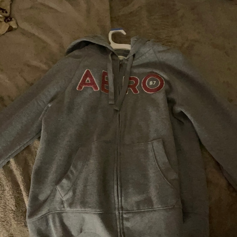 An Aeropostale grey sweater